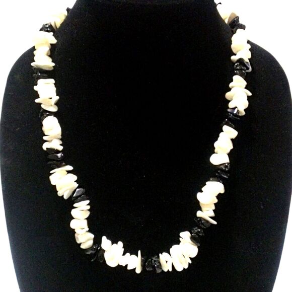 Mother of Pearl and Black Stone Chip Beaded Necklace 22" - Picture 2 of 5